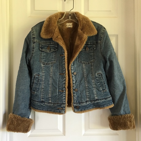 denim coat with fur inside